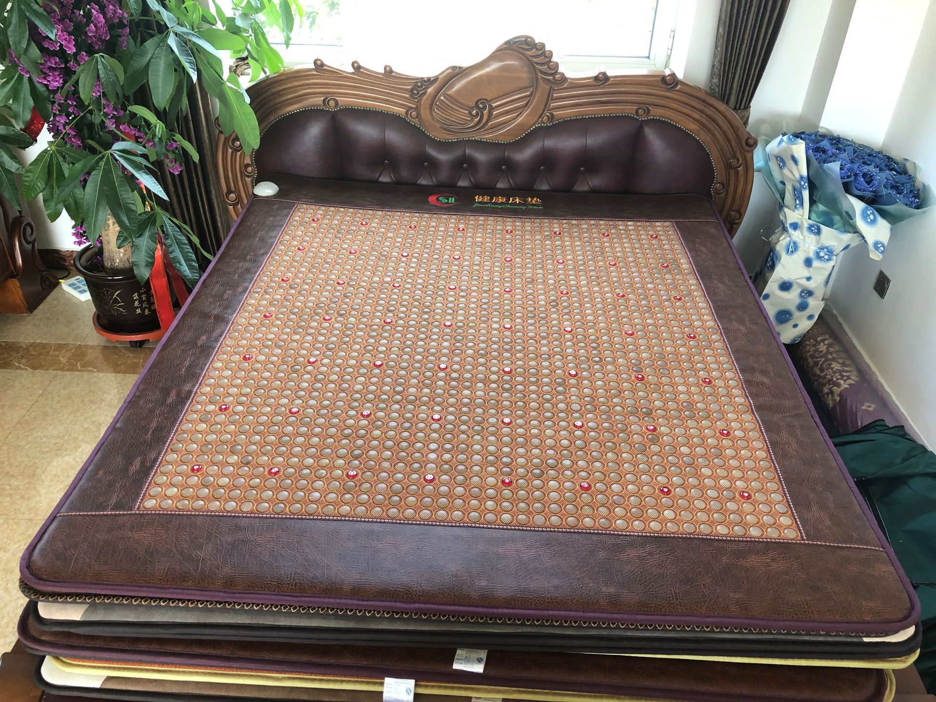 厂家直销保真激光玉石床垫a级天然玉石床垫激光远红外线加热床垫