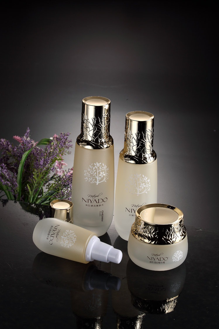 高档化妆品套装玻璃瓶,乳液瓶,膏霜瓶,配套泵头