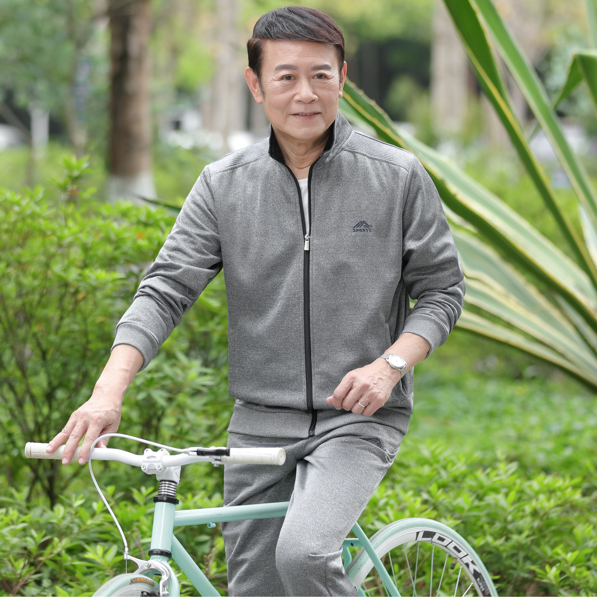 新款男士春冬中老年人户外运动套装跑步大码爸爸装休闲服一件代发