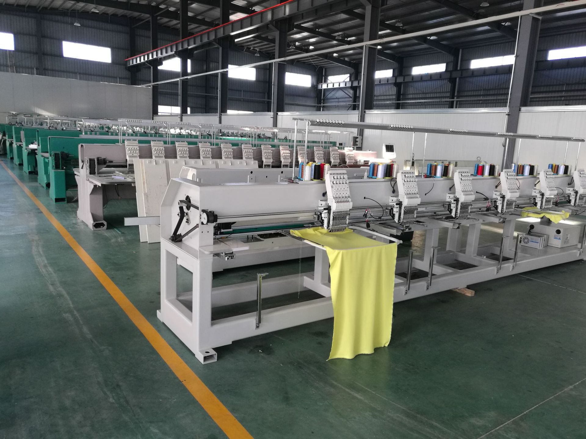 高速绣花机 单头电脑刺绣机 双头12头平绣 帽绣 成衣绣 毛巾绣