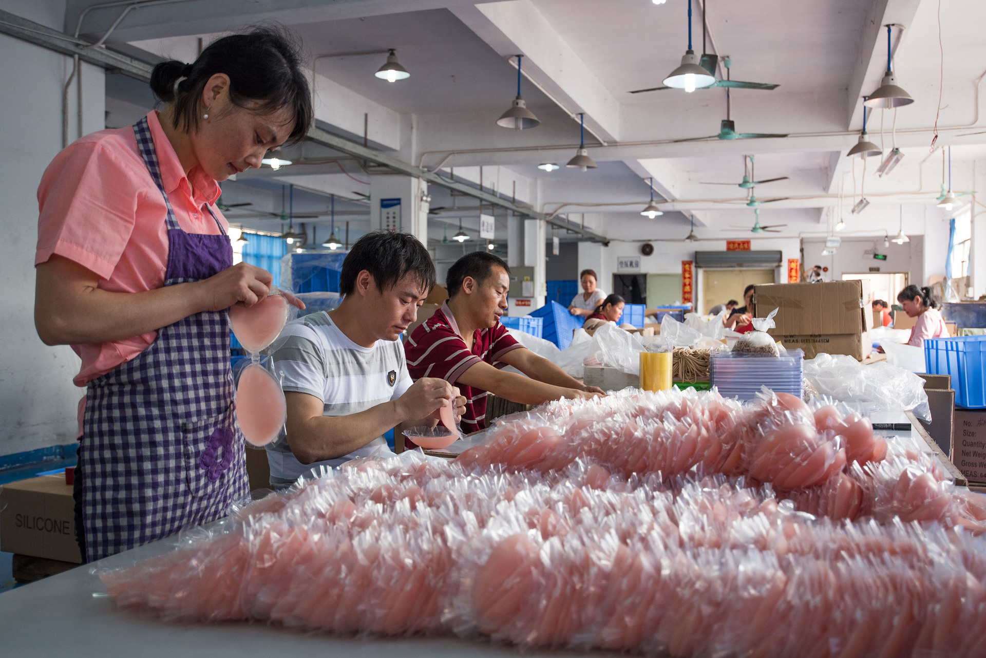 硅胶文胸蝶翼之吻一片式隐形文胸聚拢硅胶抹胸一片式自粘内衣