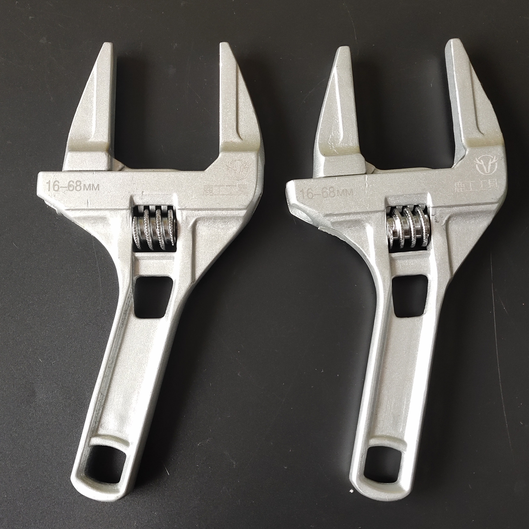 卫扳手多功能短柄大开口扳手维修水龙头下水器管道扳手