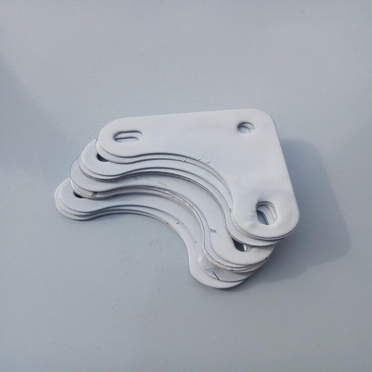 厂家直销万能角钢货架组装配件三角片固定三角铁仓储货架配件批发