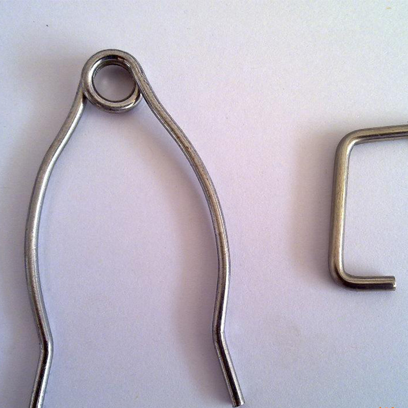 供应做工精密异形不锈钢镀镍饰品夹子涡卷弹簧u型夹 夹头液阀卡簧