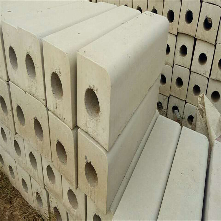 郑州路边石厂家直销30*25*100水泥原色路沿石