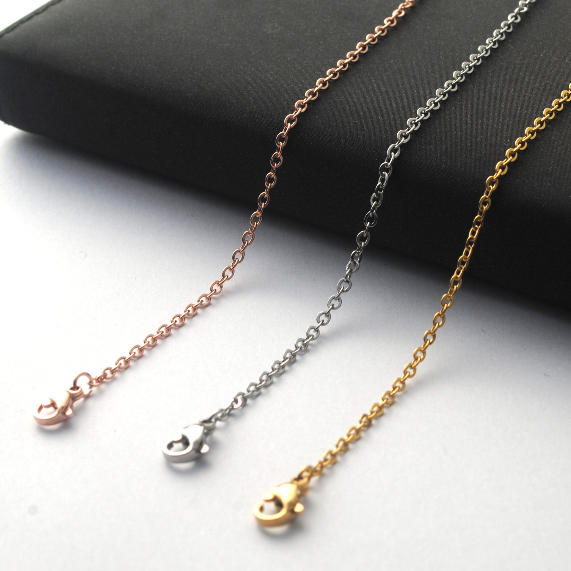 不锈钢十字链金色钛钢女士项链玫瑰金锤扁o字链