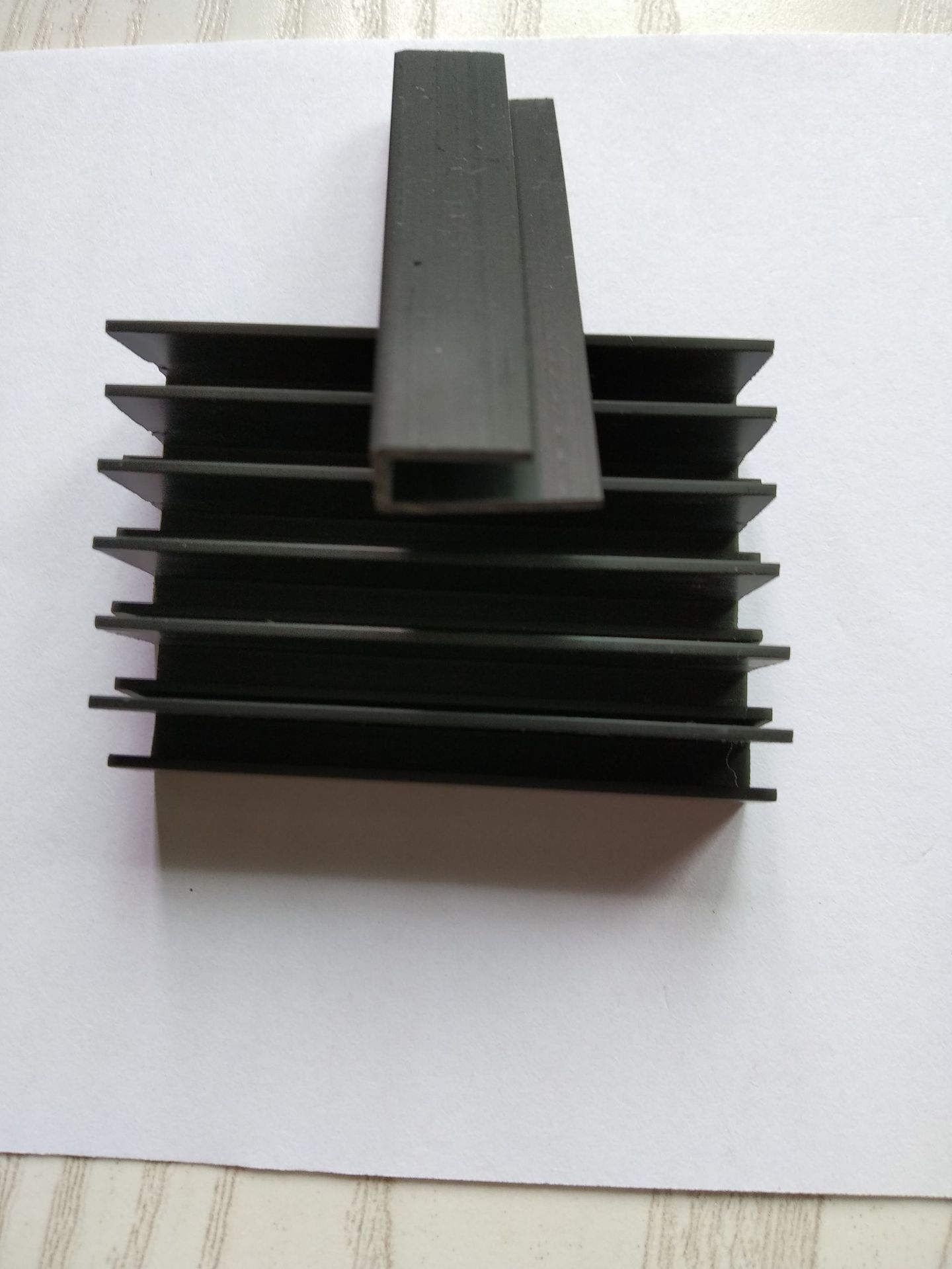 厂家供应塑料u型槽pvc硬质卡条异型装饰收边条展示柜包边条可定制