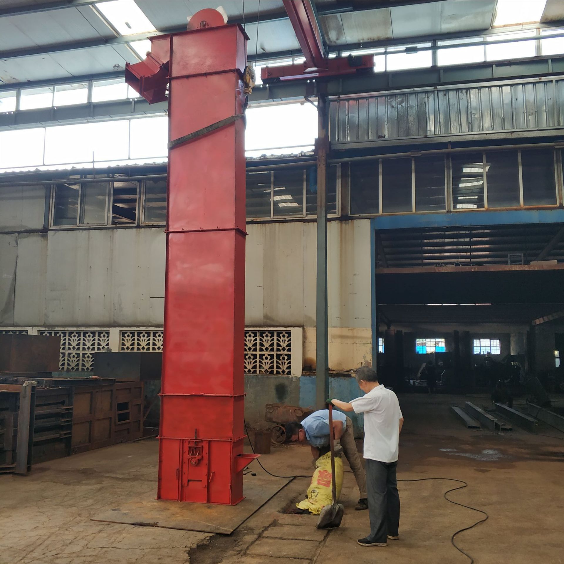 板链式斗式机大型工地斗提机重型沙石斗提机 by