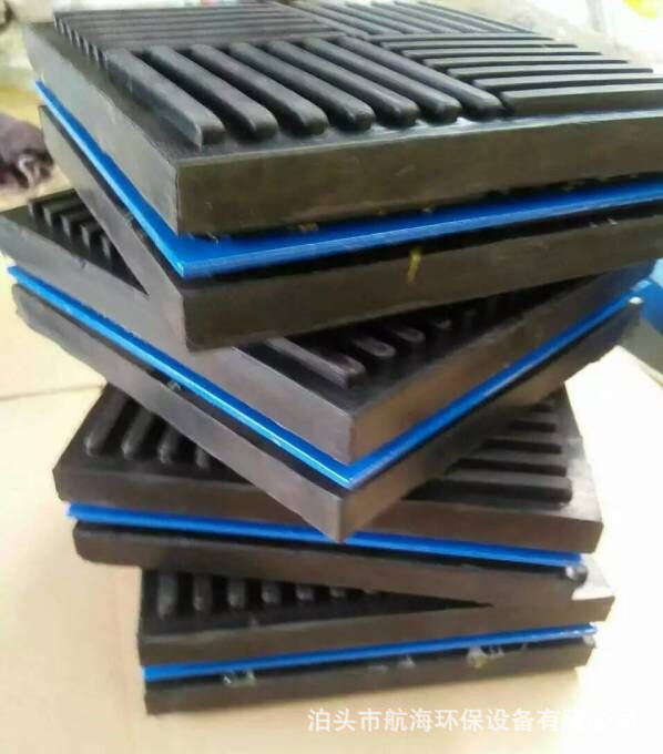 叠合后使用,其荷载仍为单层荷载量,但固有频率可以降低,隔震效果更佳