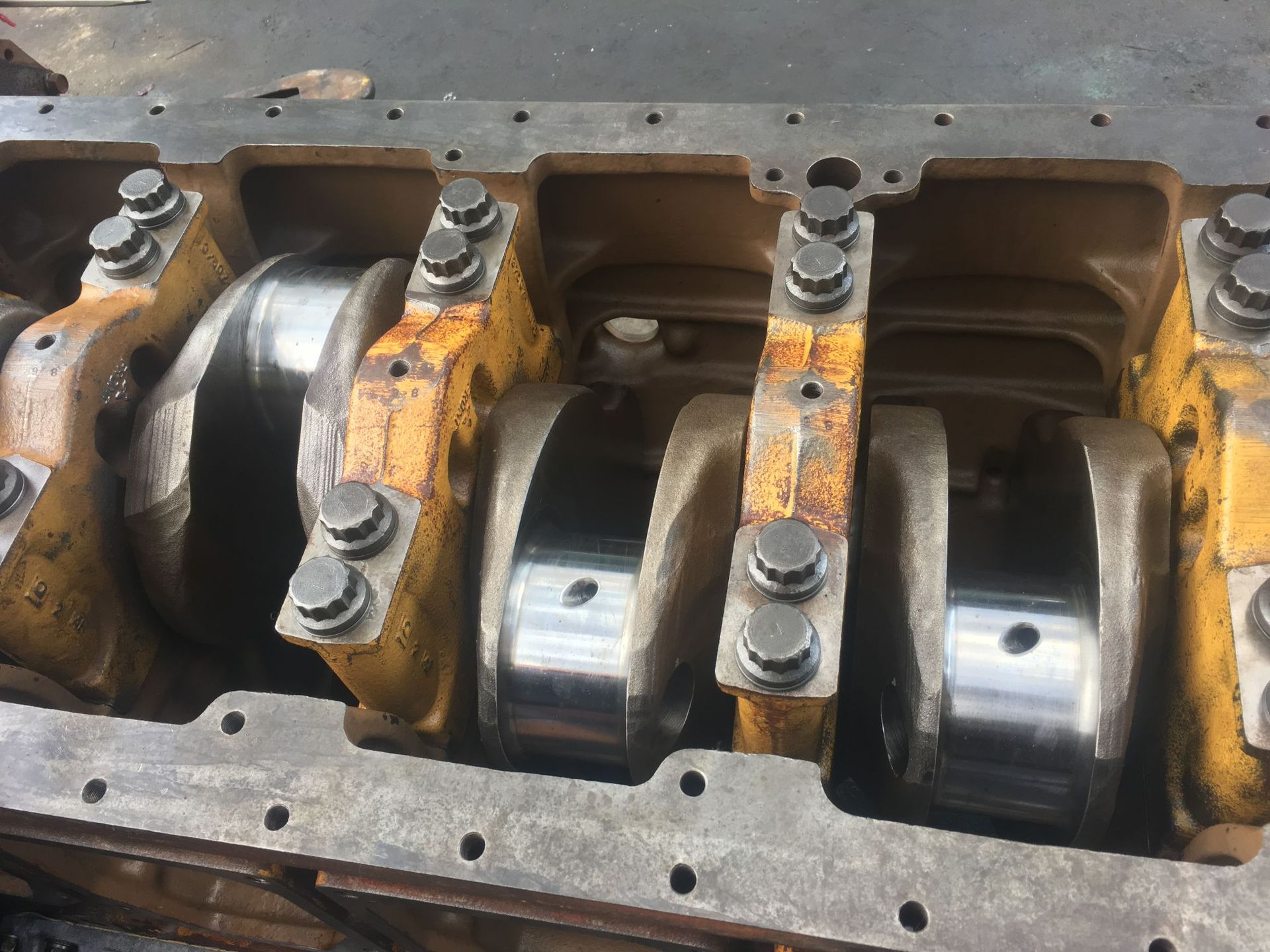 供应三菱船舶s6r2-mpta船用发动机机架37507-55100