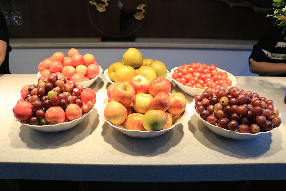 炎炎夏日快来参加冷餐交谈会吧!能吃能玩!