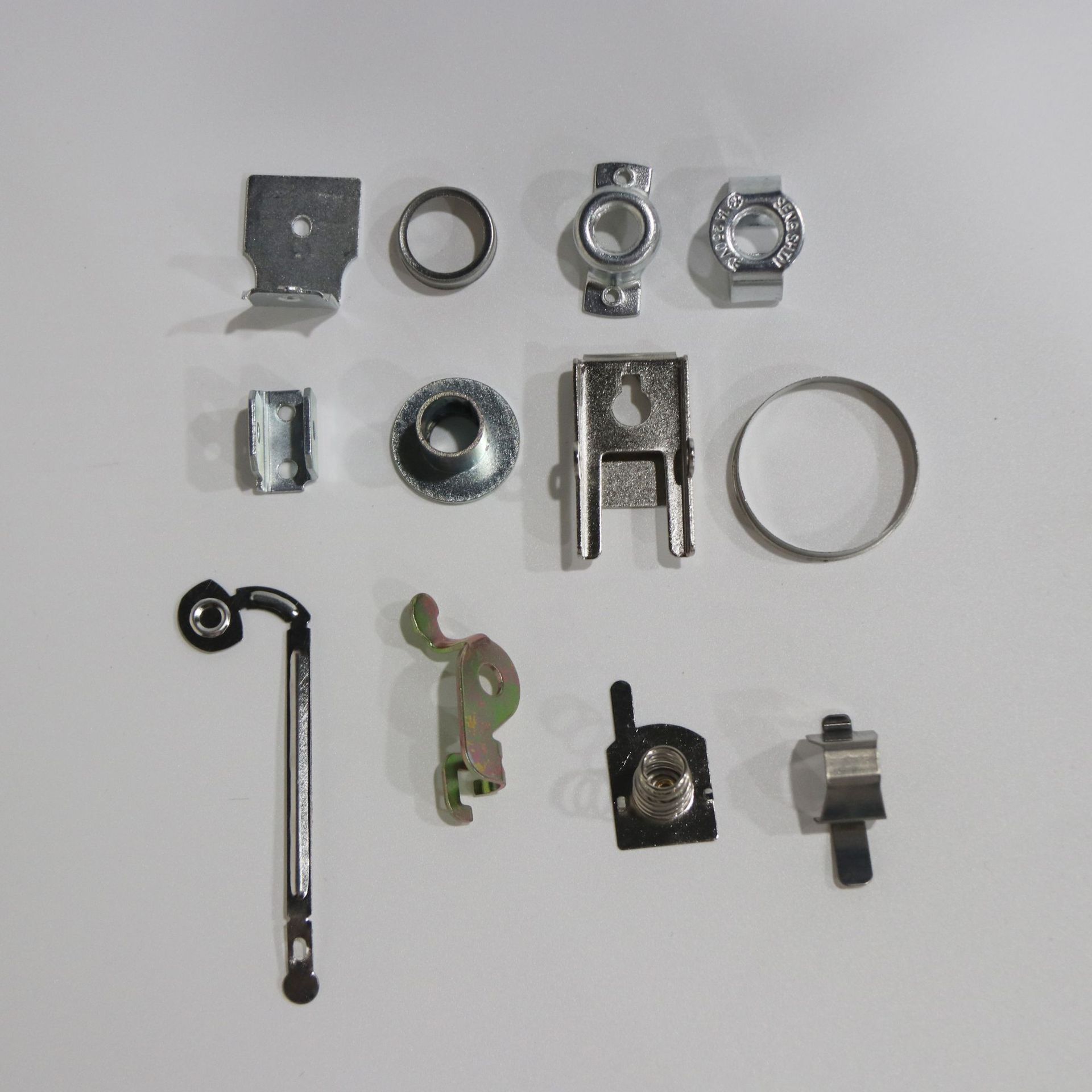 五金冲压件 不锈钢弹片 五金零部件冲压配件 汽车部件加工定制