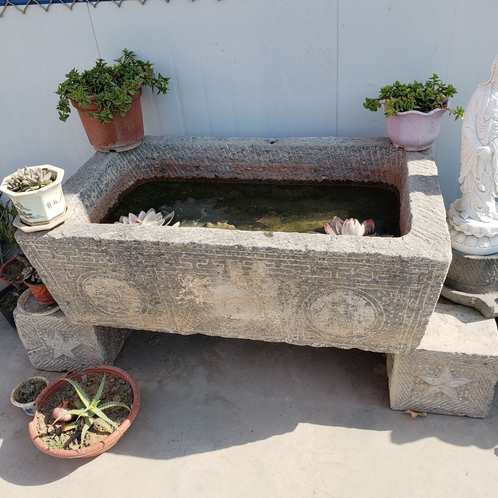 石磨盘仿古圆形老石磨青石做旧铺路石庭院户外旧石片景区踏步石板