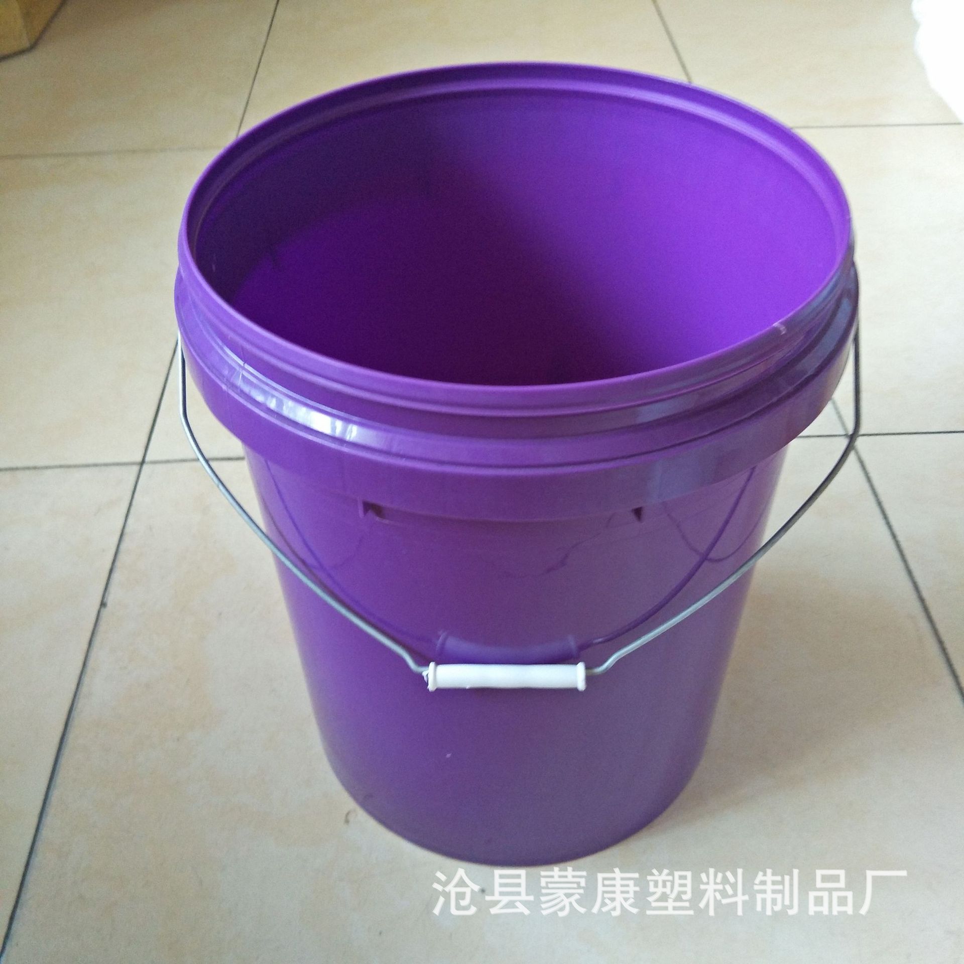 供应优质5l塑料油漆桶 圆柱形防水pe油漆桶 加厚化工油漆桶
