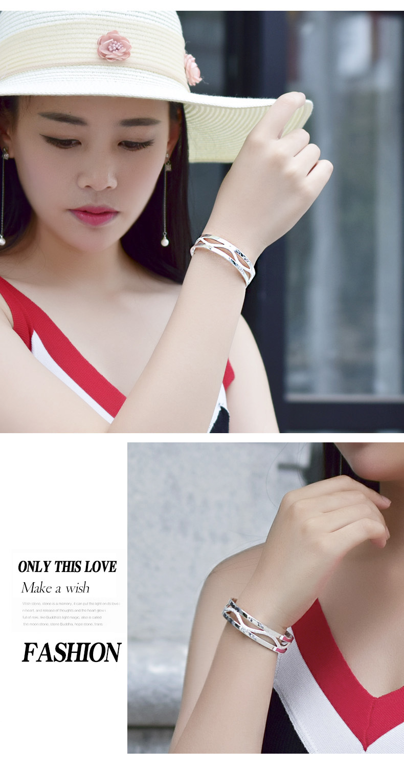 z089xs细水长流手镯 模特 (2).jpg