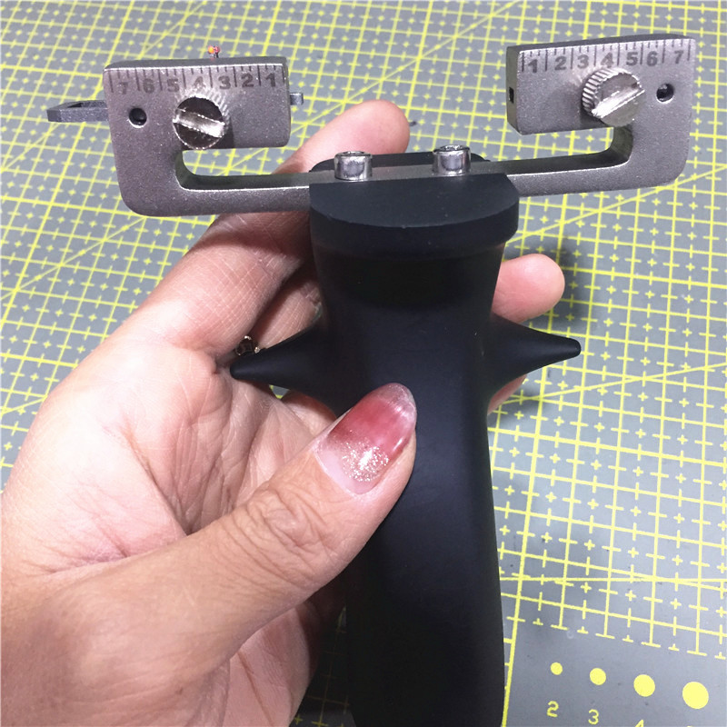 外贸款新品不锈钢304魔蝎快压大拉力重弓户外扁皮弹弓带瞄点可调