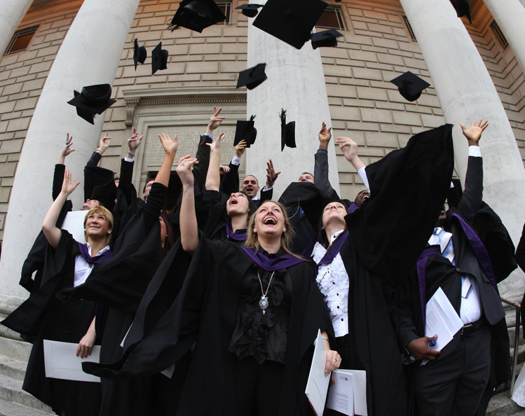 小博士服 2018新款儿童毕业服 多色可选 小孩毕业纪念袍 欢迎订购