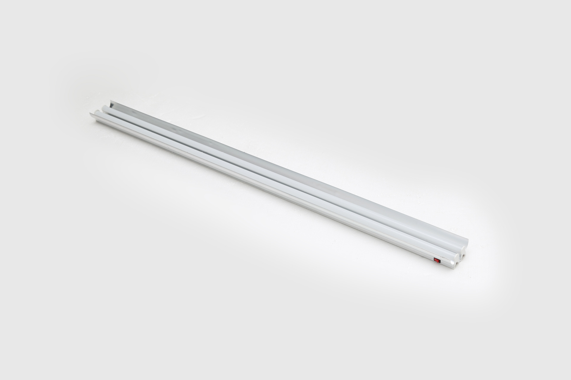 t5led双支带罩日光灯 t5双管一体化带罩日光灯 t5双支灯管带开关