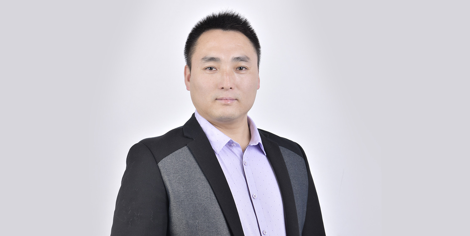 义乌市亿标展示器材厂总经理   张浩峰