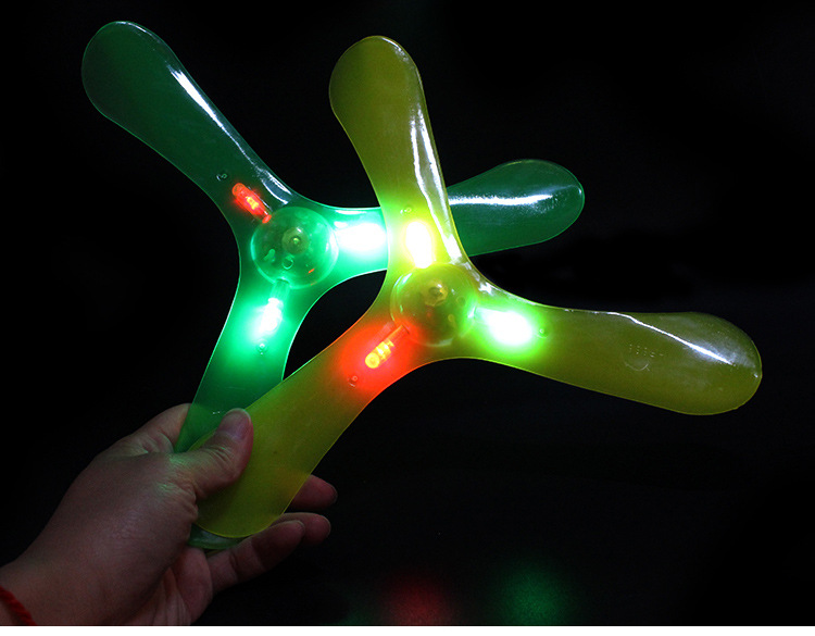 发光三角回力飞镖 儿童节礼物 户外体育玩具 回旋镖 旋转飞盘