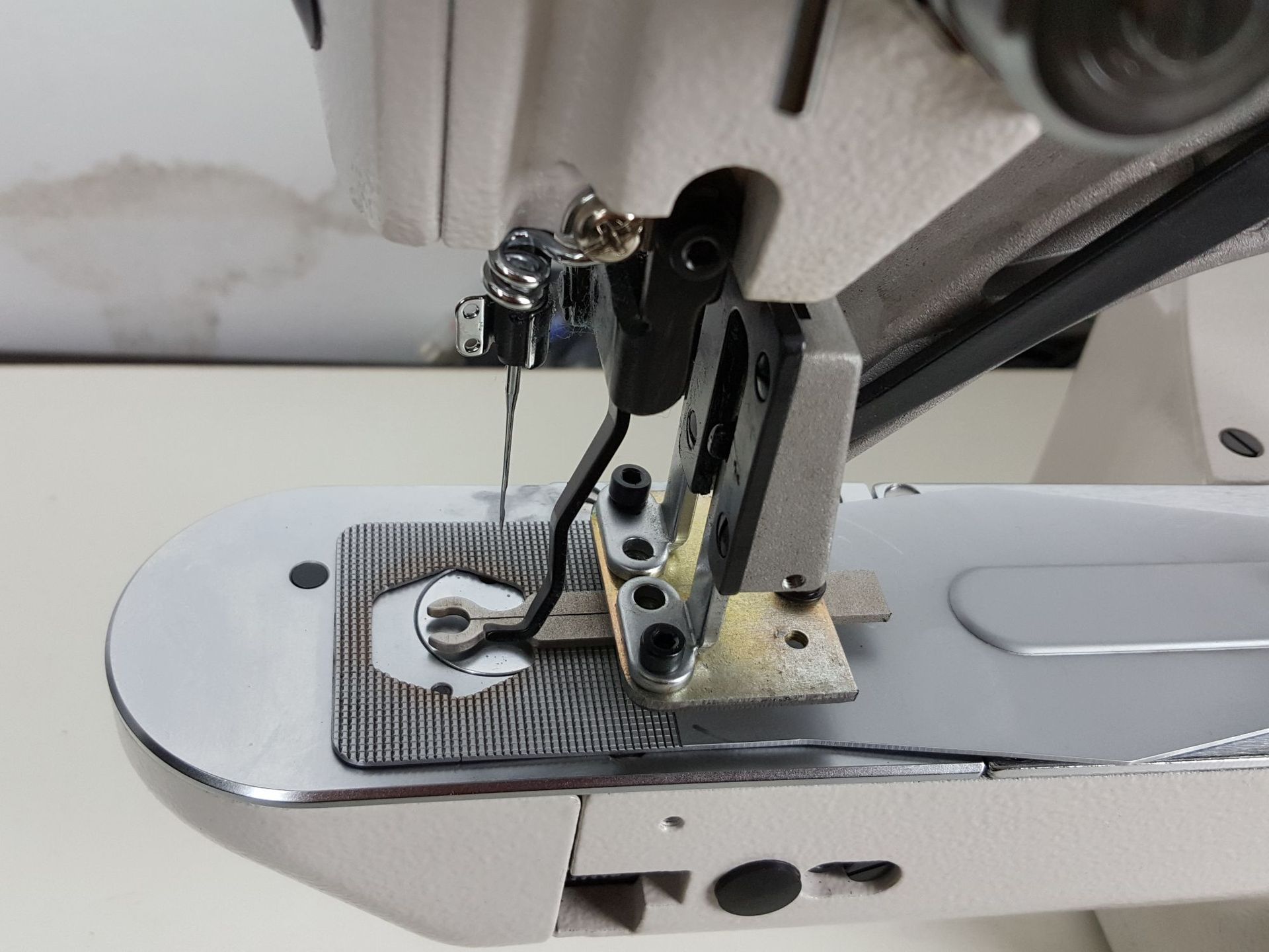 套结机1900 鱼网漂加固机 浮漂套结机 电脑渔网绳鱼漂缝纫机