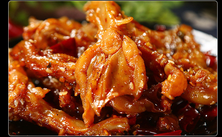 厂家直销 香辣鸭掌 无骨鸭掌 现做现发休闲办公小吃零食 量大优惠