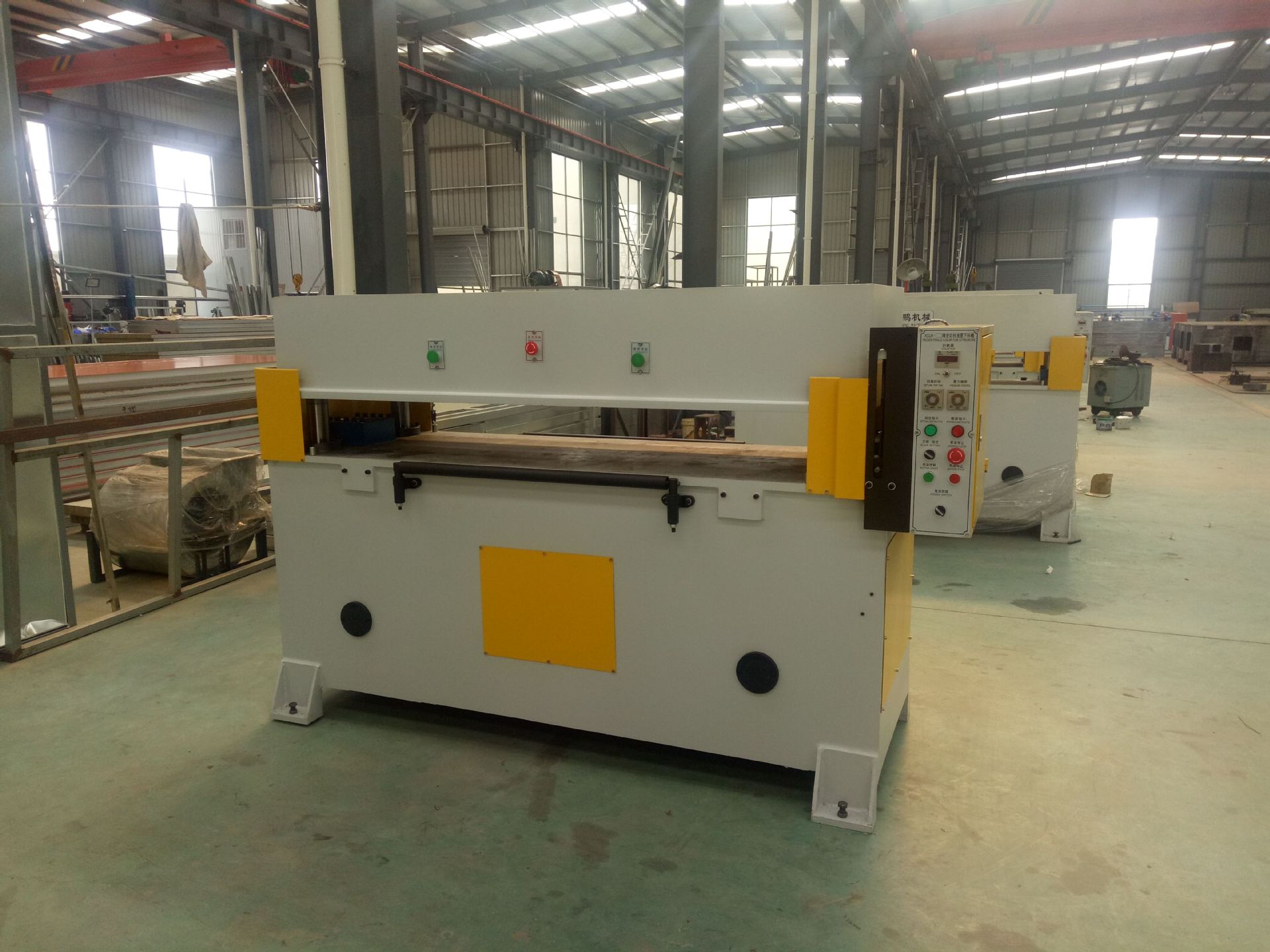 包装专用裁断机40t 裁床皮革珍珠棉 箱包 吸塑 精密四柱液压