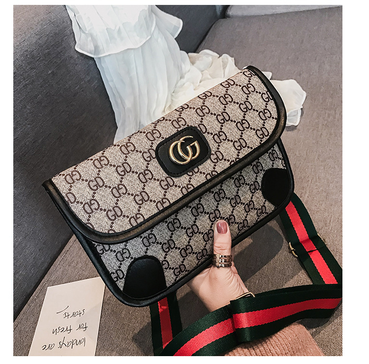 批发女包欧美简信封包字母gd腰包女百搭字母单肩斜跨小包包潮女包