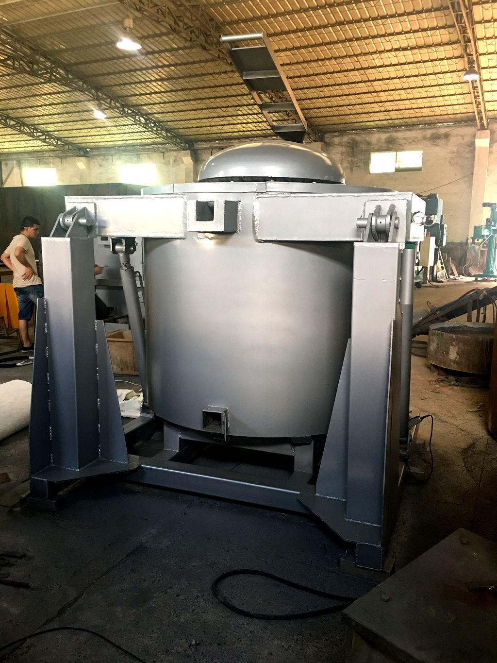 800公斤铝坩埚式熔化保温炉 废铝 易拉罐 线路板黄金提炼熔炉