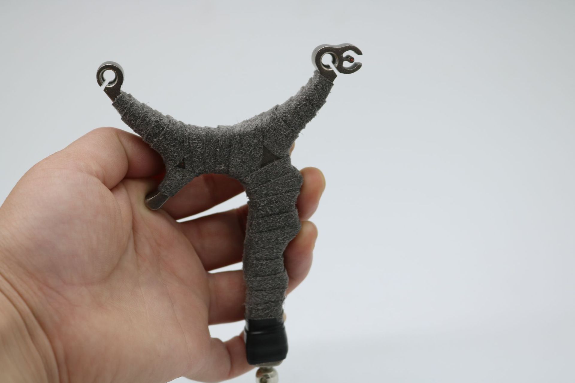 精品线切割弹弓不锈钢歪把子弹弓 竞技精准加贴片单卡传统弹弓