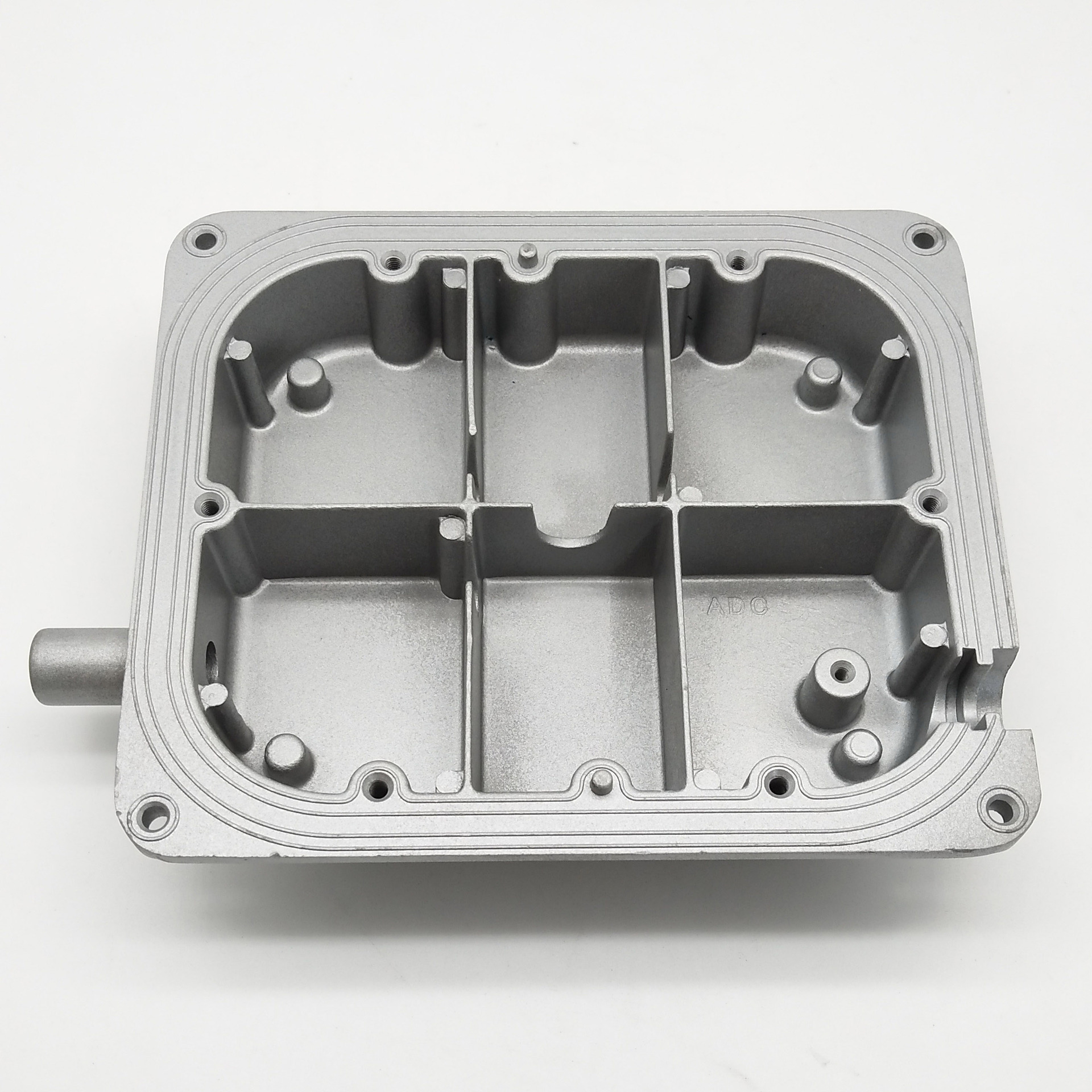 铝合金压铸件汽车配件缸体盖