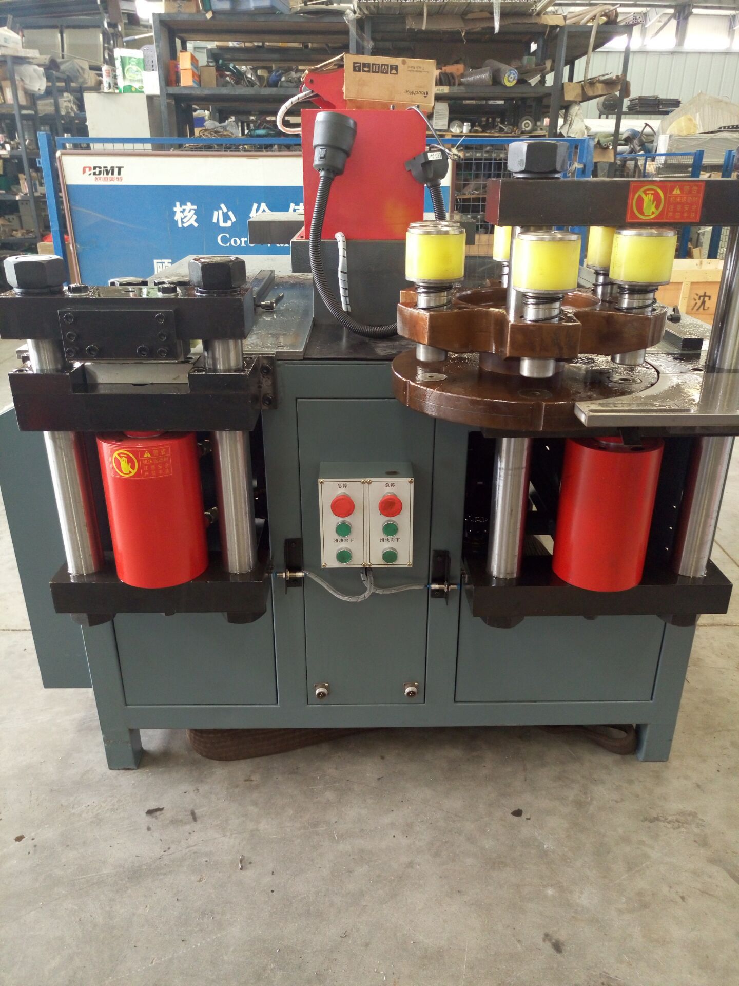 山东德信佳铜排机铜排弯排机铜排折弯机三工位合一铜排加工机