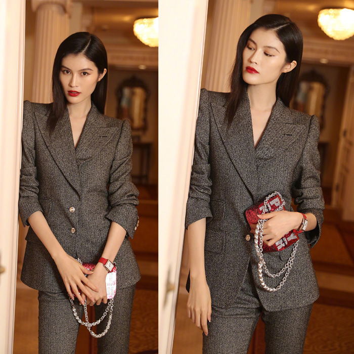 秋冬新款何穗明星同款西装套装气质英伦风小西服修身时尚两件套女
