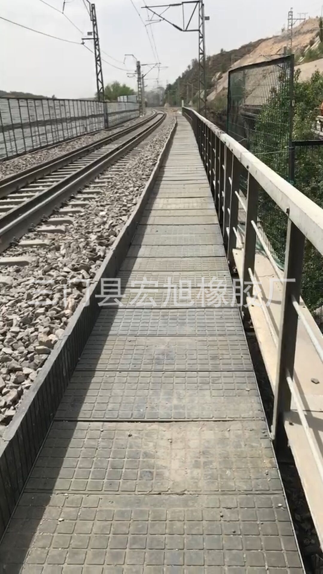 铁路桥梁橡胶步行板挡砟板 铁路隧道橡胶人行板 宽轨枕橡胶密封条
