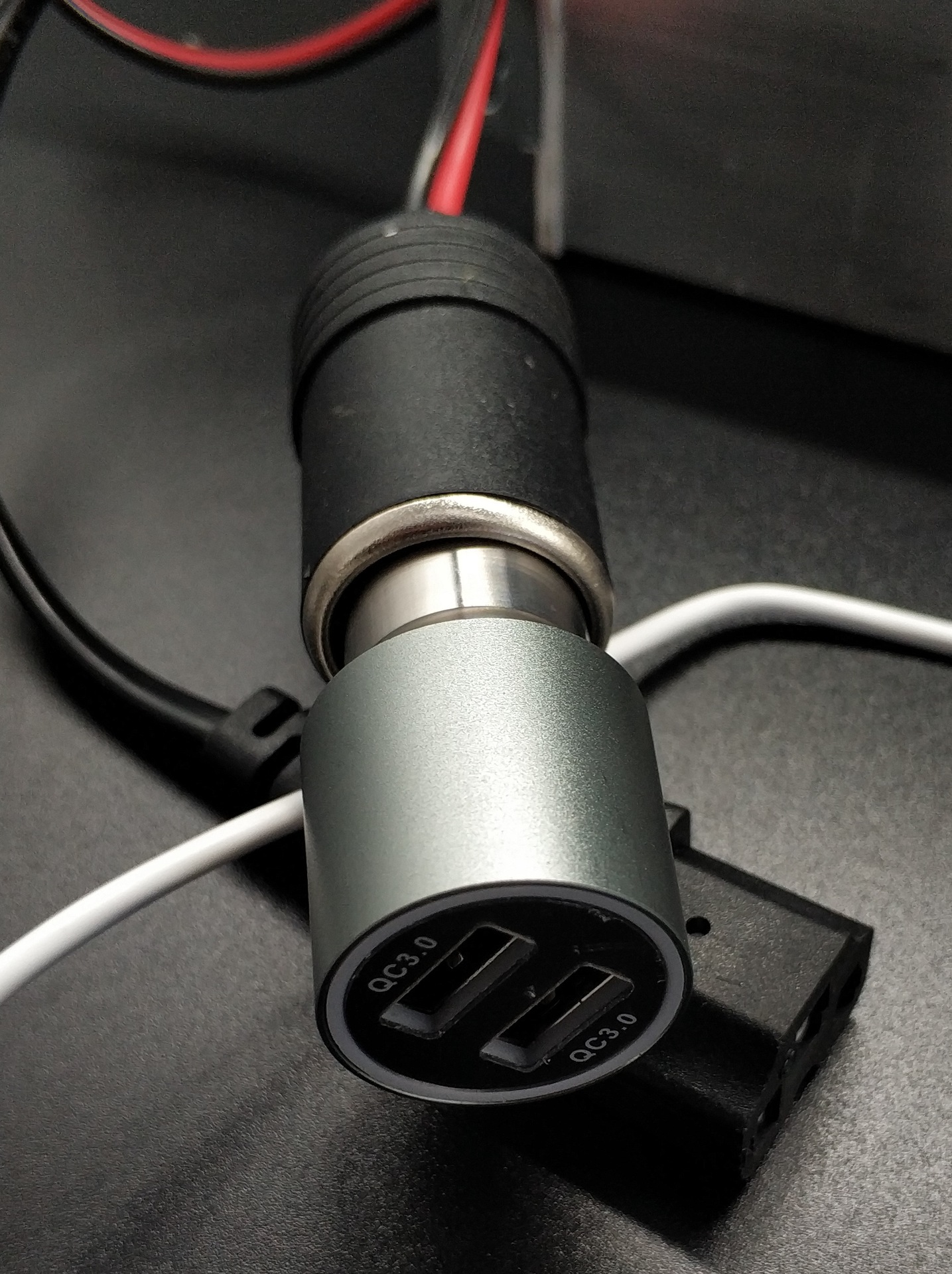 大货车客车电动车点烟器头转换器24v36v48v60v72v转12v15a180w