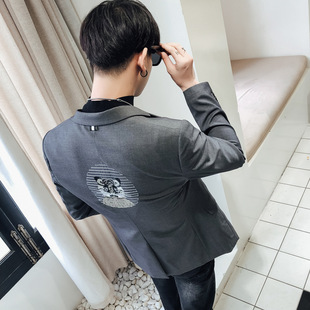 2018韩版西装秋季新款男生外套 帅气后背动物刺绣美发师修身西服