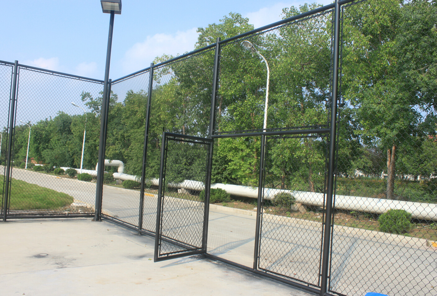 体育场勾花网护栏篮球场护栏 运动场围栏足球场围网 现货球场护栏