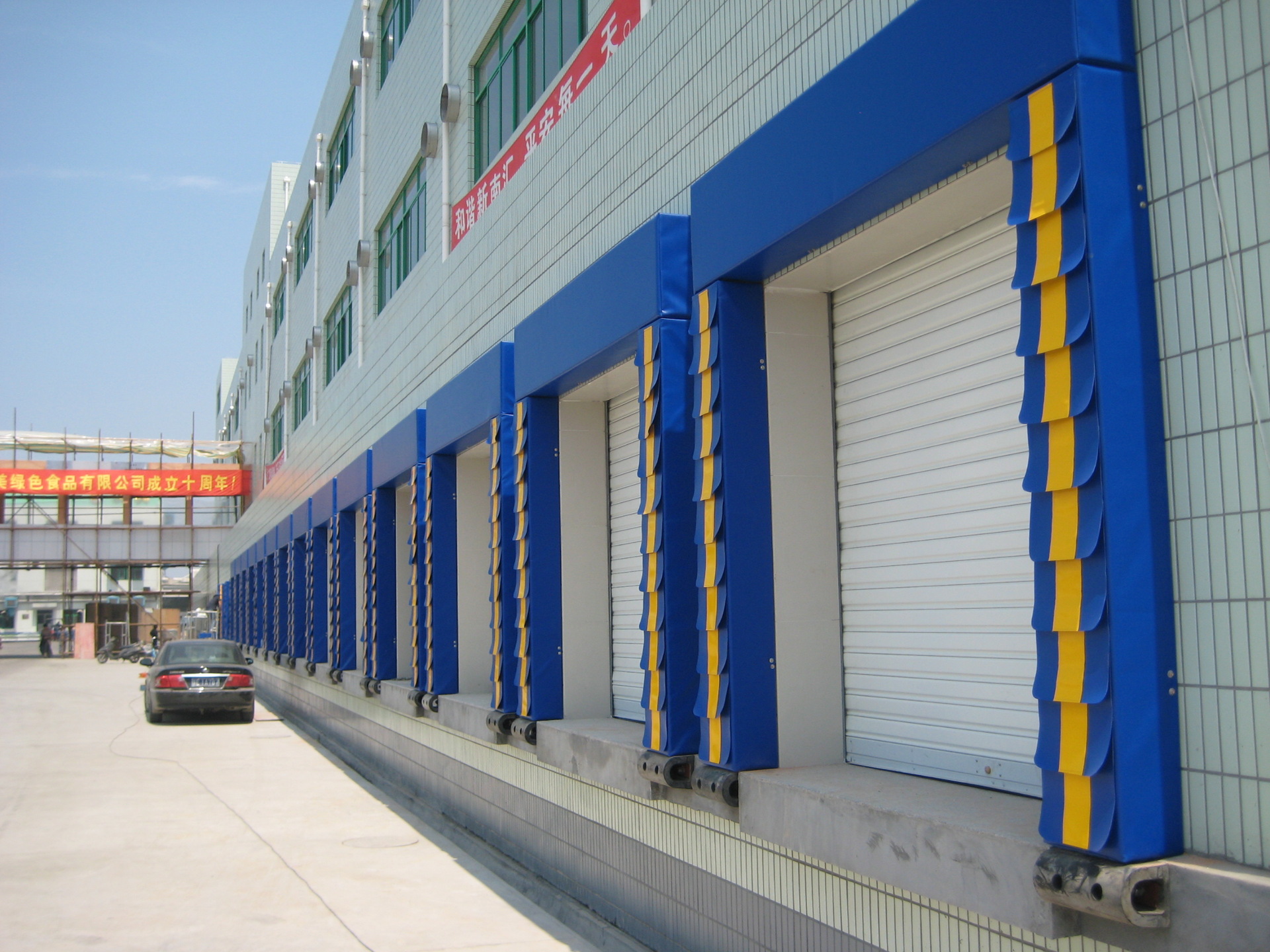 厂家供应欧式自动卷帘门广州德玛物流仓库带门封遥控自动冷库门