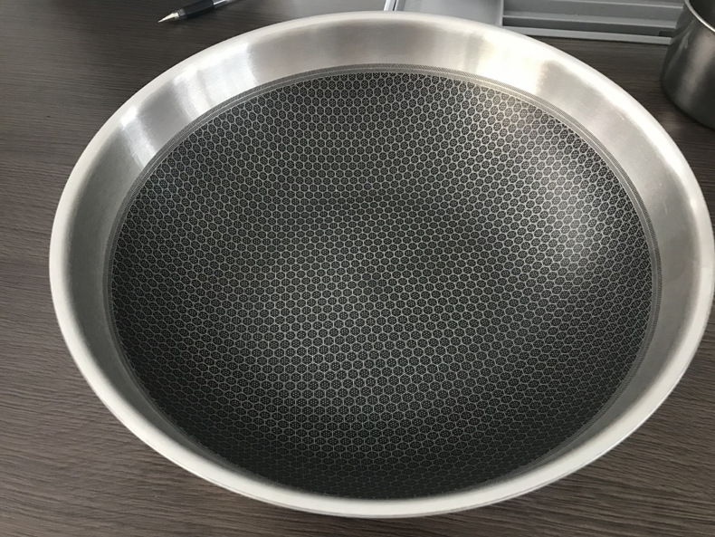 大量供货-新款三层钢全屏蜂窝炒锅不锈钢双面蜂窝炒锅32,34锅胚