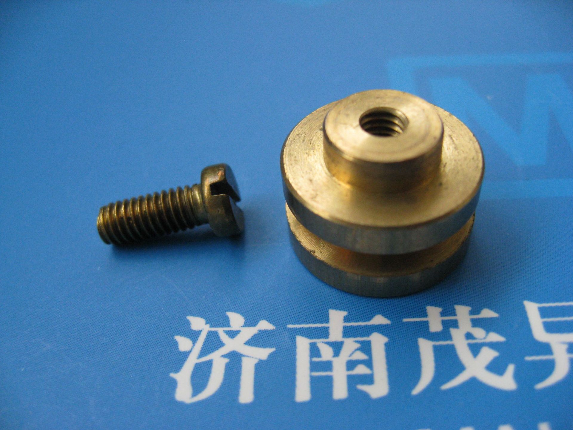 黄铜底座环槽螺母外圆直径158mm高度1125mm