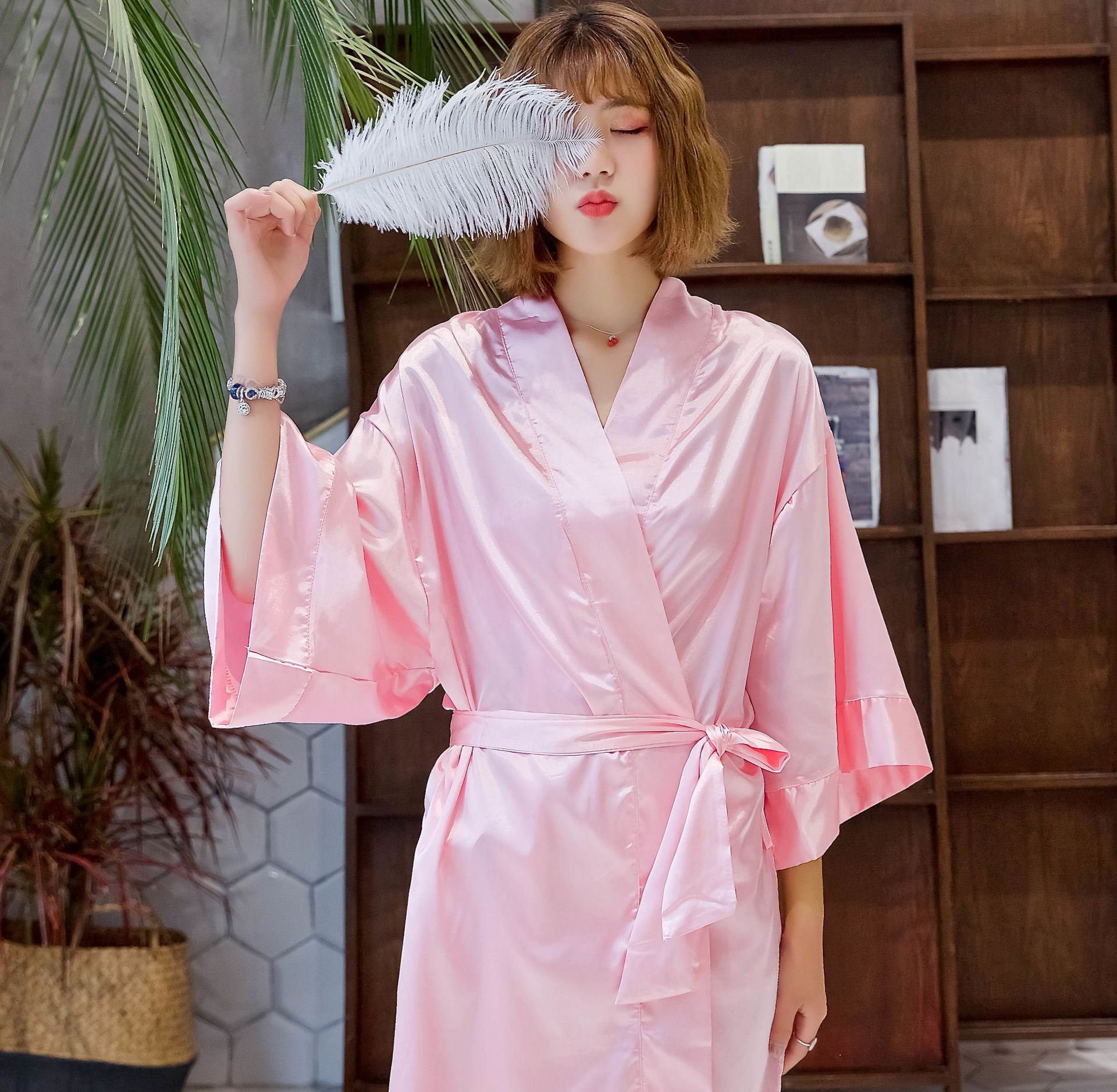 2021韩版粉色睡衣女春季代购仿真丝性感中长印花睡袍装家居服派对