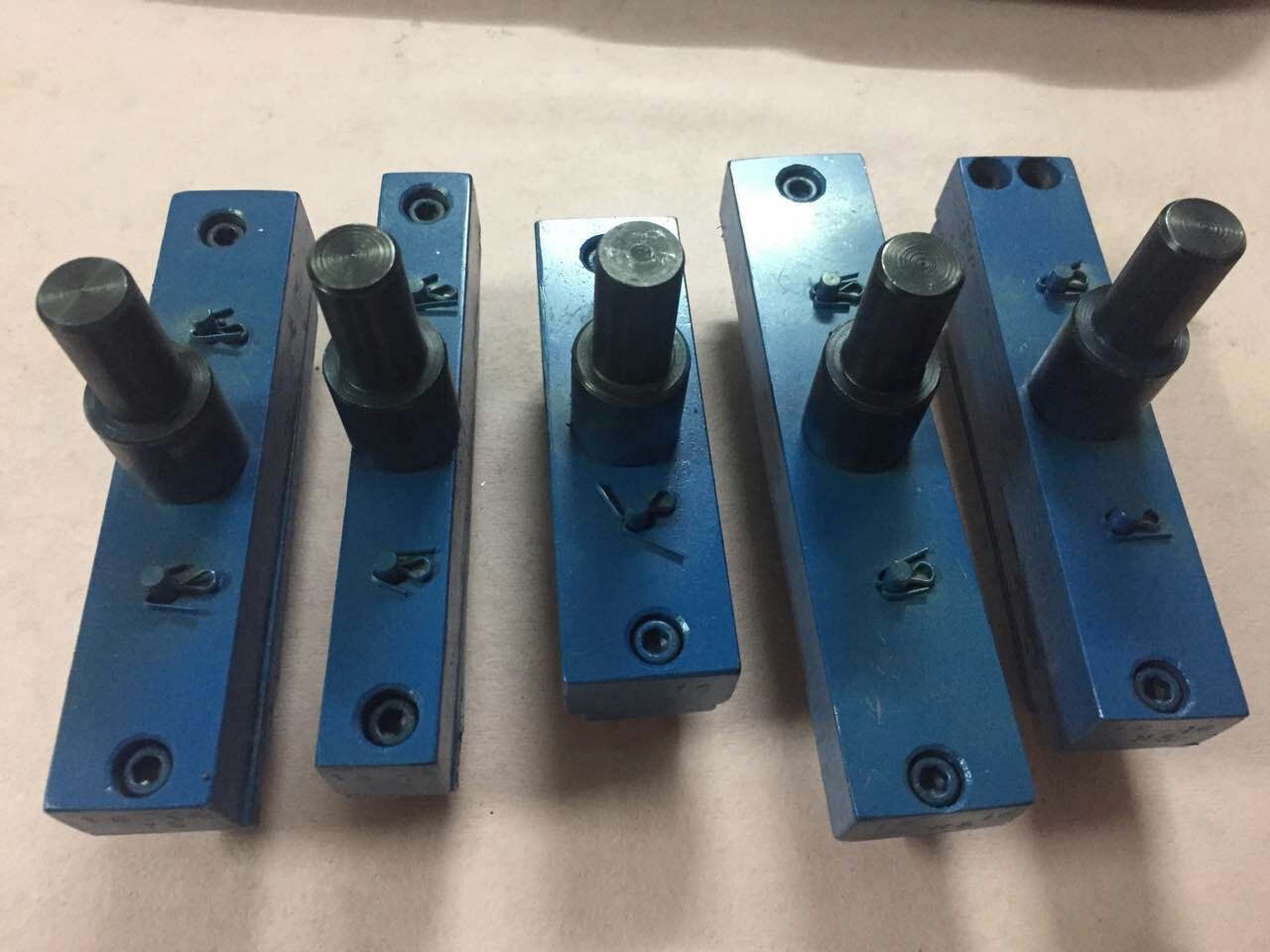 厂家直销皮表带压花定位打孔diy皮革模具 皮表带模具五金模具定做