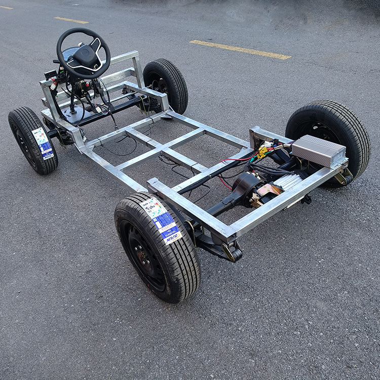 新能源影视道具电动四轮轿车底盘代步车成人自制轿车新款驱动车架