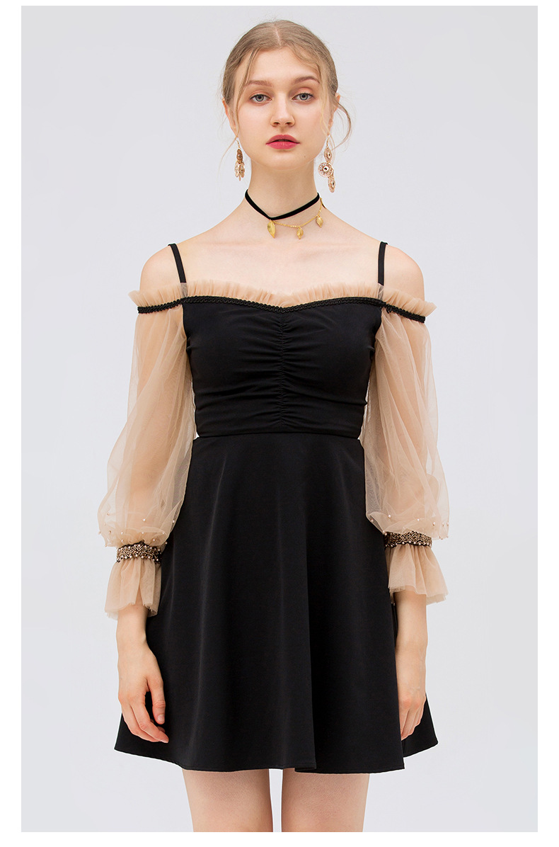 衣阁里拉2018夏季新品黑色一字领性感透明网纱灯笼袖连衣裙64075