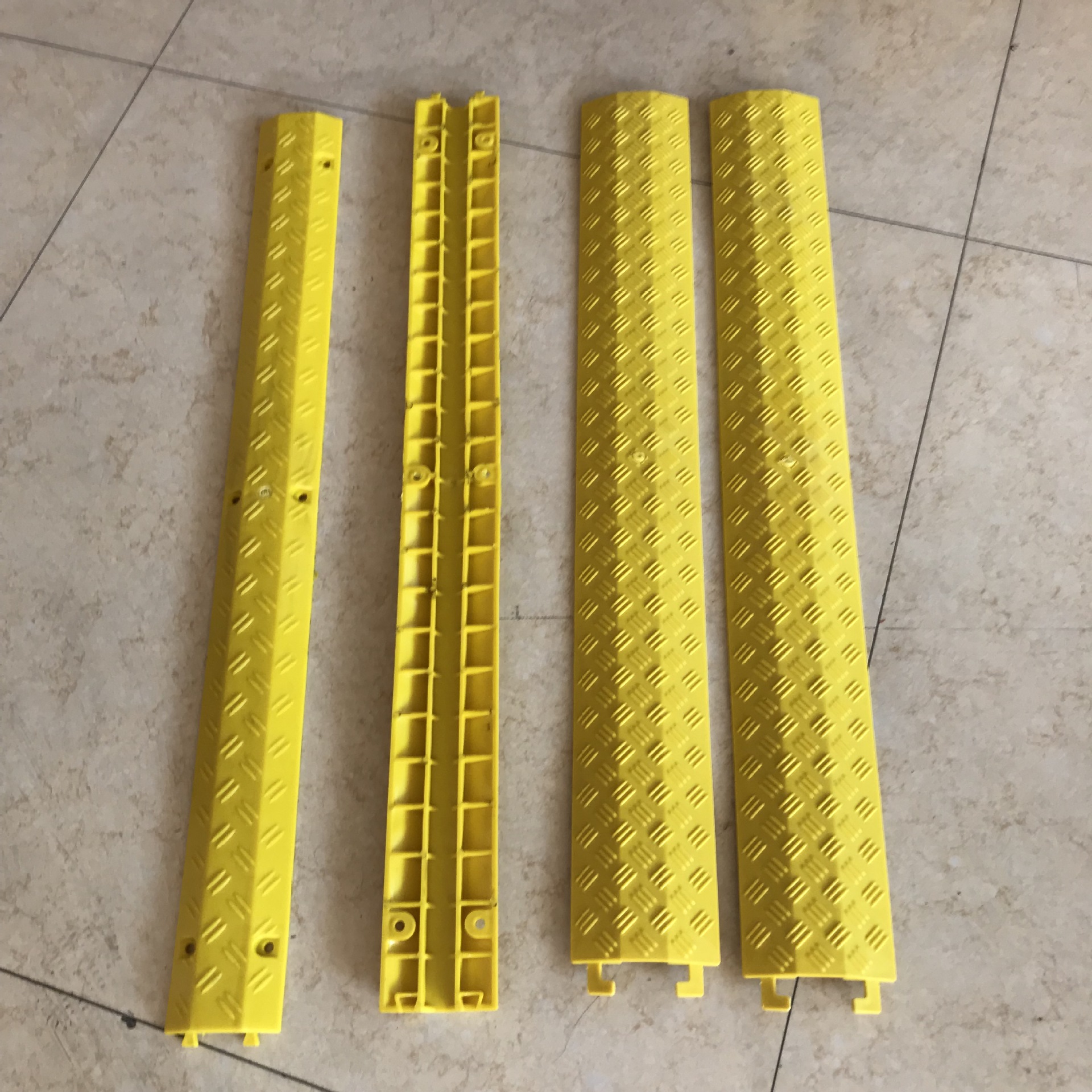 pvc室内线槽板室内过线板盖线板电线护线板办公室踏线板橡胶线槽