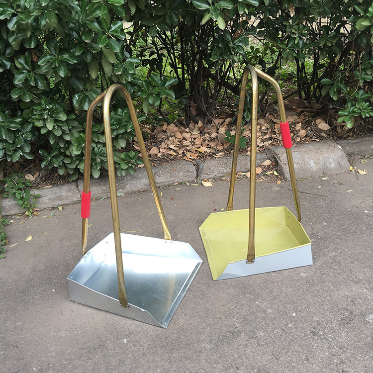 批发家用扫把簸箕铁簸箕铁戳子垃圾铲清洁八斗铁管铁畚箕铁扒斗