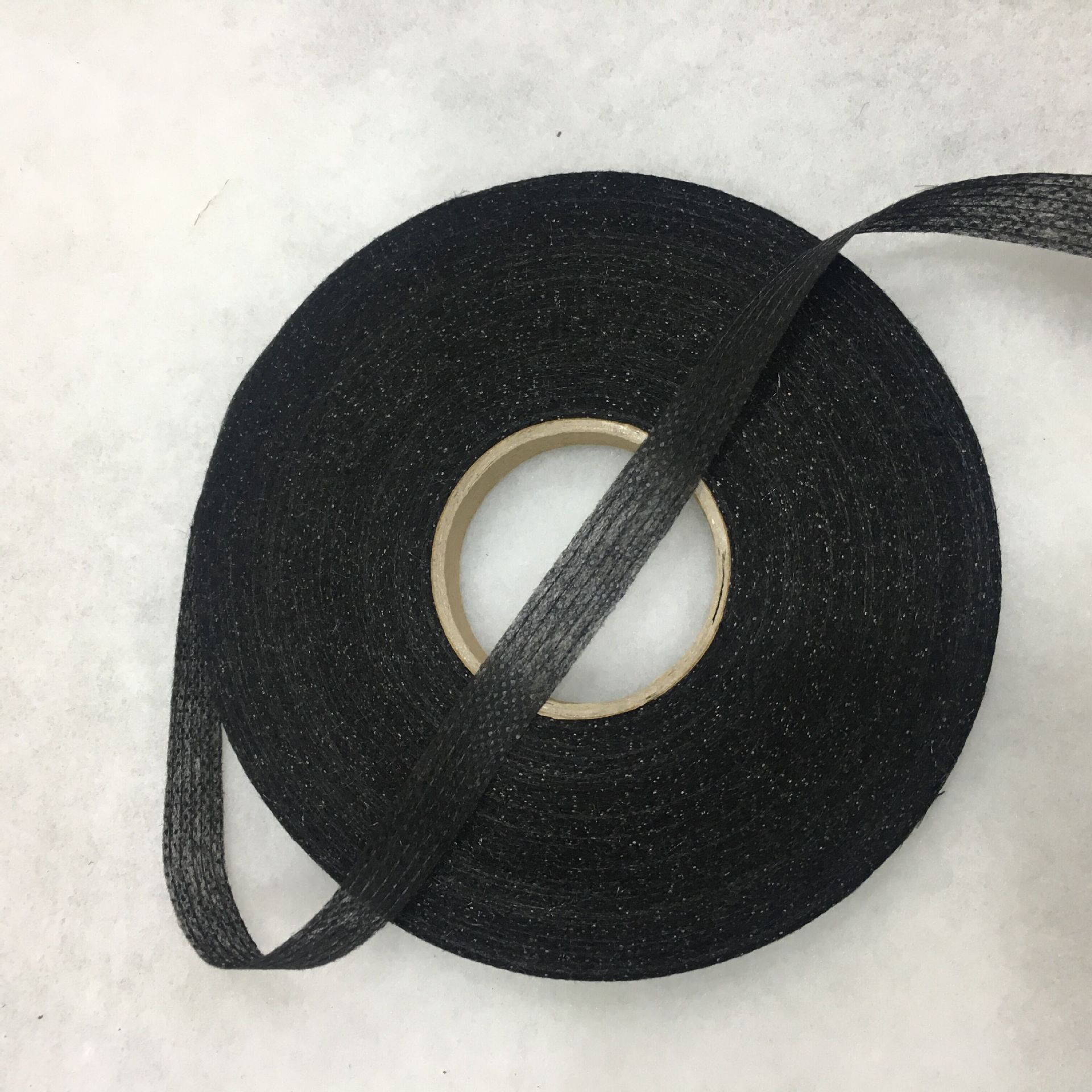 嵌条衬 牵条衬 纤条衬 无纺布嵌条衬 服装嵌条衬 无纺斜条裁线