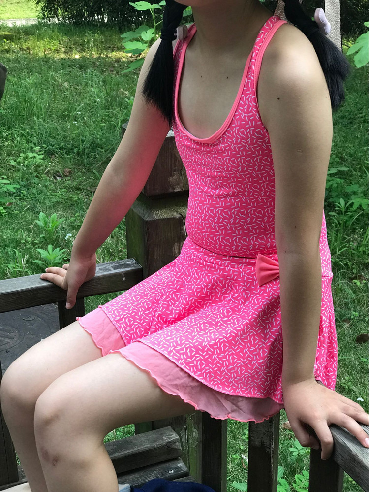 新款 女童连体裙式花边泳衣沙滩温泉游泳衣适合中大童8-15岁左右