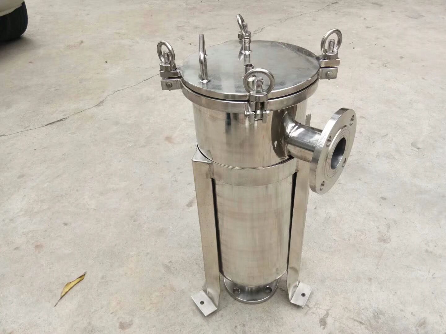 厂家直销广旗牌 304卫生级外抛光袋式过滤器多袋式过滤器