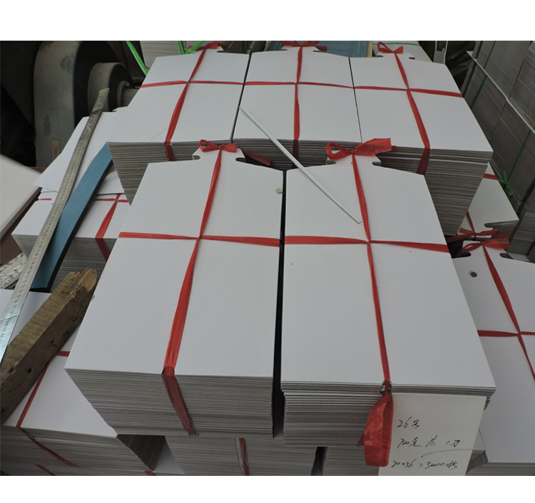 服装内衬纸板包装硬纸板衬衣纸板涂布纸白板纸衬板厂家供应